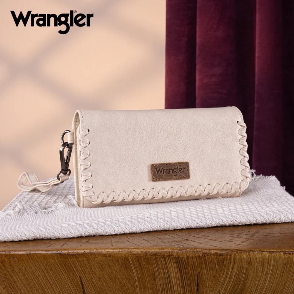 Wrangler Whipstitch Wristlet Wallet Tan
